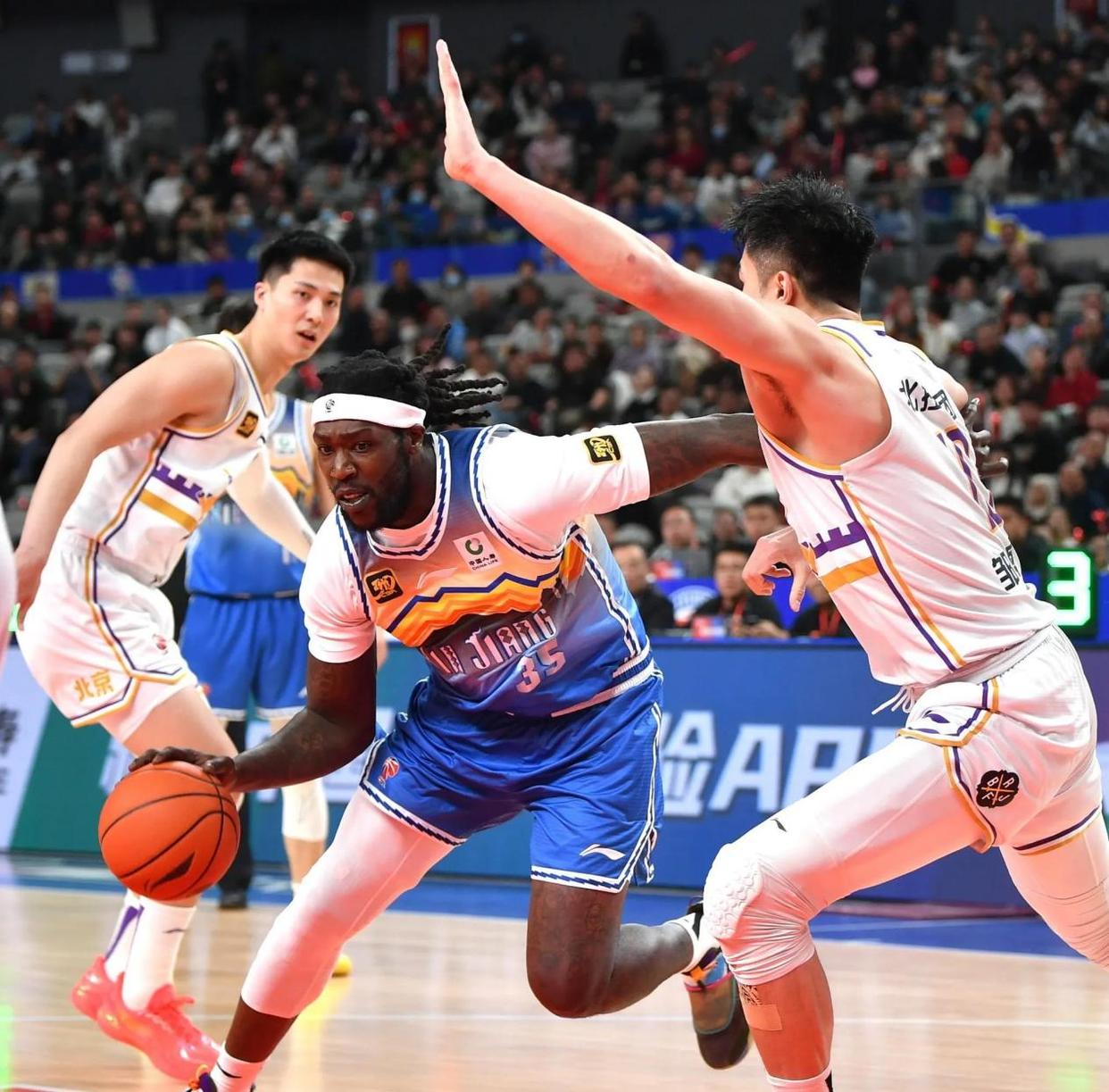 今年会在线 -包含窗口期犹他爵士备战CBA季后赛，强势反弹细节曝光，引发热议，阵容厚度经受考验的词条